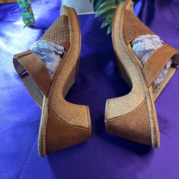 ๐easy Street Comfy 3 inch high Heels Slide Sandals with Adjustable Straps - Picture 6 of 16